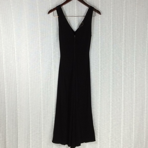 Dresses & Skirts - Deep V Black Sleeveless MIDI Dress-Size Medium